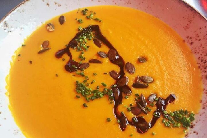 Kürbissuppe Gelb Teller Demo